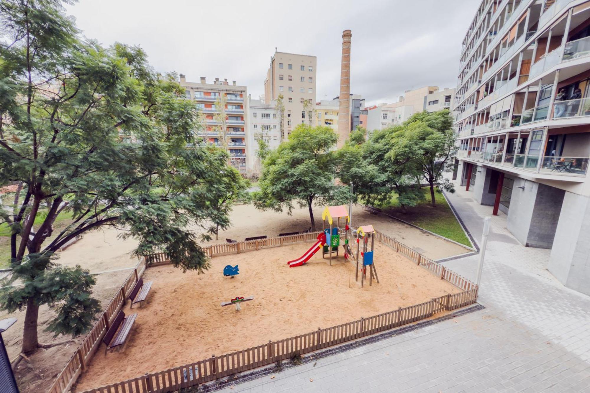 The Lonely Chimney Apartments — Photos 1
